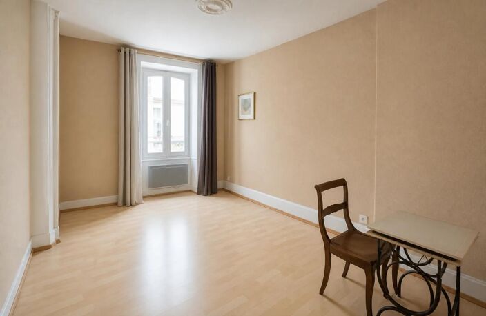 Appartement de 5 pièces de 110 m² à Lons-le-Saunier — photo 5