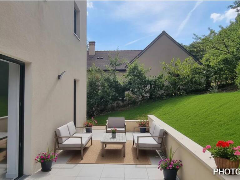 Maison neuve de 2025 avec 5 chambres, terrasse et vue dégagée — photo 1