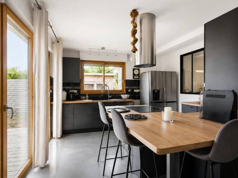 Maison de 7 pièces de 168 m² à Plounévez-Lochrist proche plage — photo 1