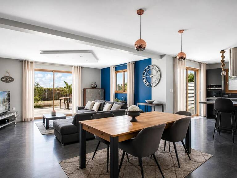 Maison de 7 pièces de 168 m² à Plounévez-Lochrist proche plage — photo 1