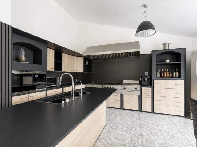 Maison de 10 pièces de 285 m² à Ventabren — photo du bien