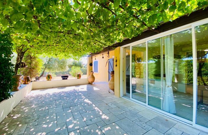 Beau potentiel pour cette villa cossue en campagne et sans vis-à-vis ! — photo 2