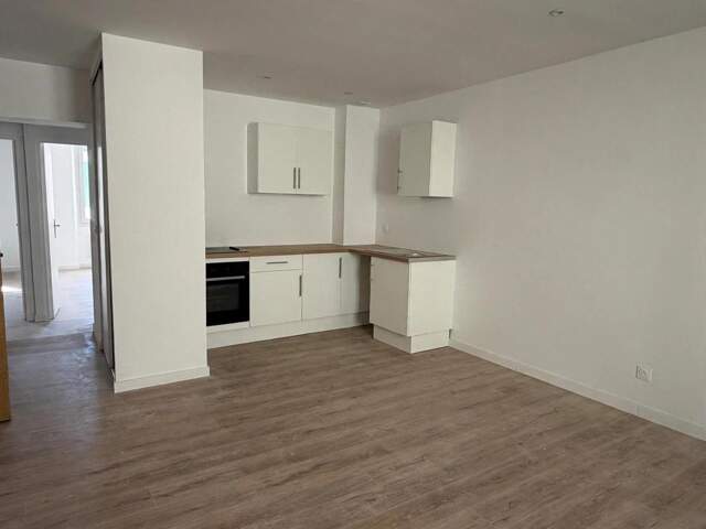 Appartement À Vendre — photo du bien