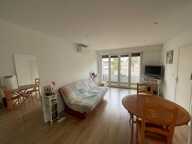 A VENDRE HYERES LES PALMIERS 83400 ELEGANT 2 PIECES ENTIEREMENT RENOVE AVEC BALCON ET VUE DEGAGEE — photo 2