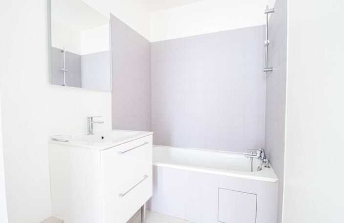 Appartement T2 rénové de 41 m² avec balcon, cave et parking en option – Nancy — photo 5