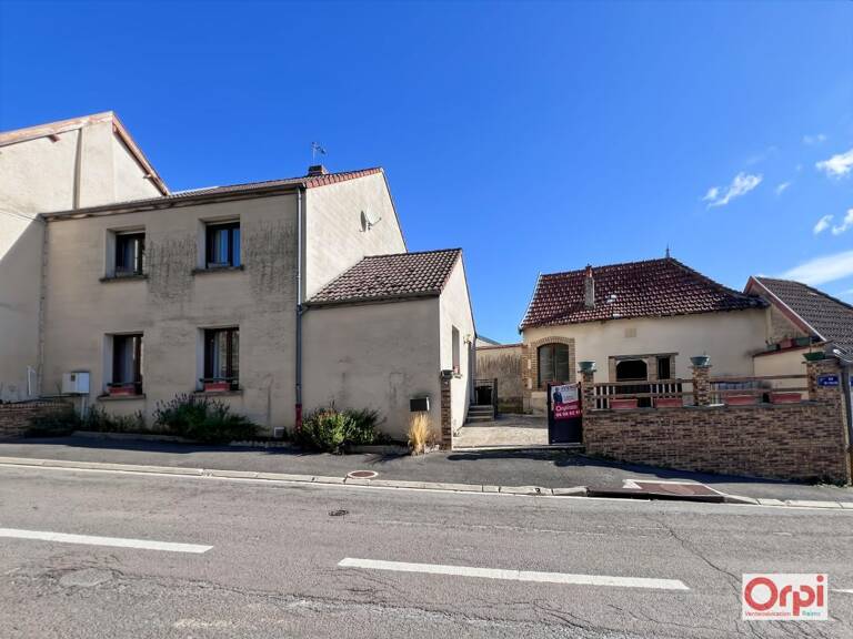Maison familiale avec grenier aménageable, terrain constructible et annexe Airbnb – Ville-Dommange — photo 1