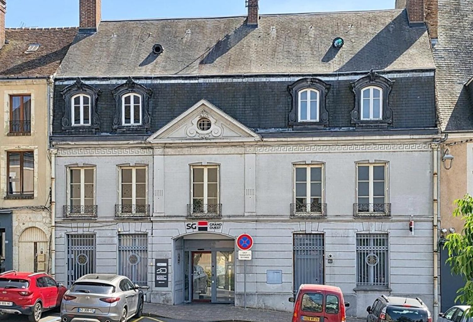 IMMEUBLE DE RAPPORT À FORT POTENTIEL - hypercentre de NOGENT-LE-ROTROU — photo 1