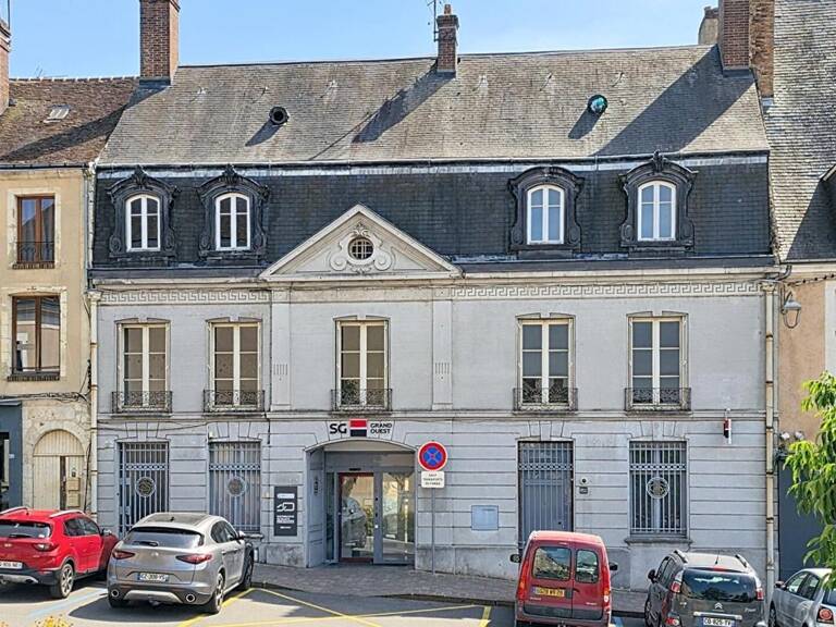 IMMEUBLE DE RAPPORT À FORT POTENTIEL - hypercentre de NOGENT-LE-ROTROU — photo 1