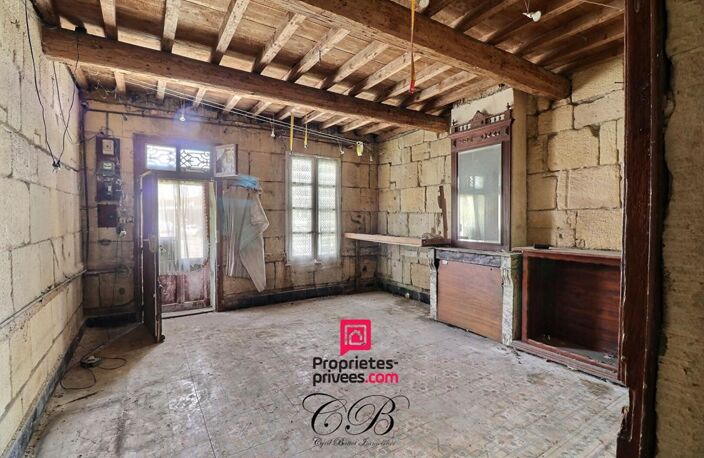Maison à rénover en pierre - terrain 292 m² - garage - Arles Trinquetaille — photo 3