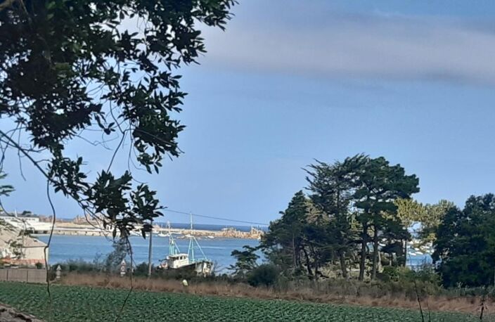 Batisse à proximité immédiate de la mer — photo 5