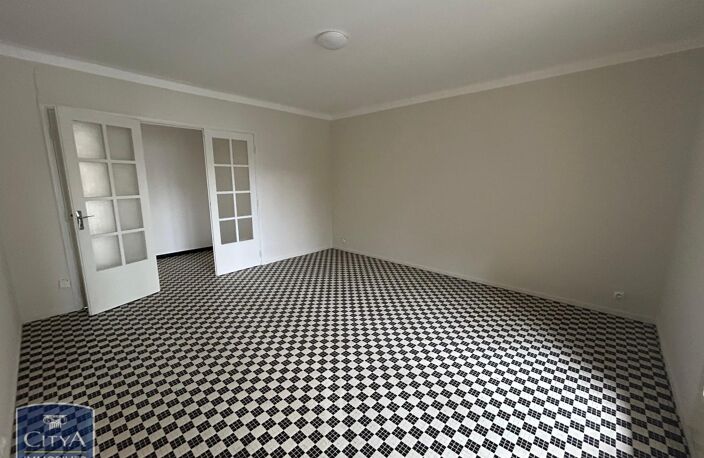 Location appartement 4 pièces 77 m² à Chambéry (73000) — photo 2