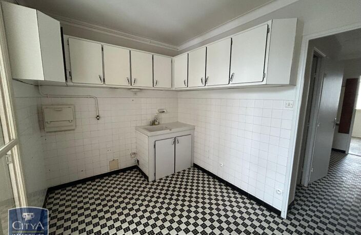 Location appartement 4 pièces 77 m² à Chambéry (73000) — photo 3