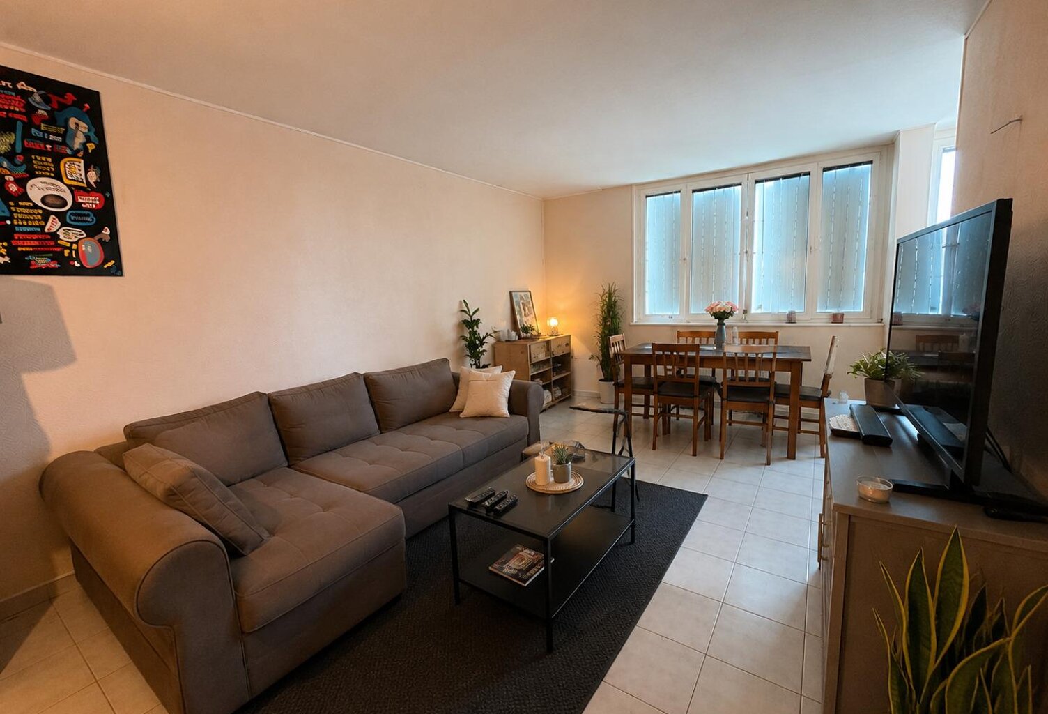 Location appartement 4 pièces 73 m² à Bron (69500) — photo 1