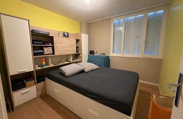 Location appartement 4 pièces 73 m² à Bron (69500) — photo 3