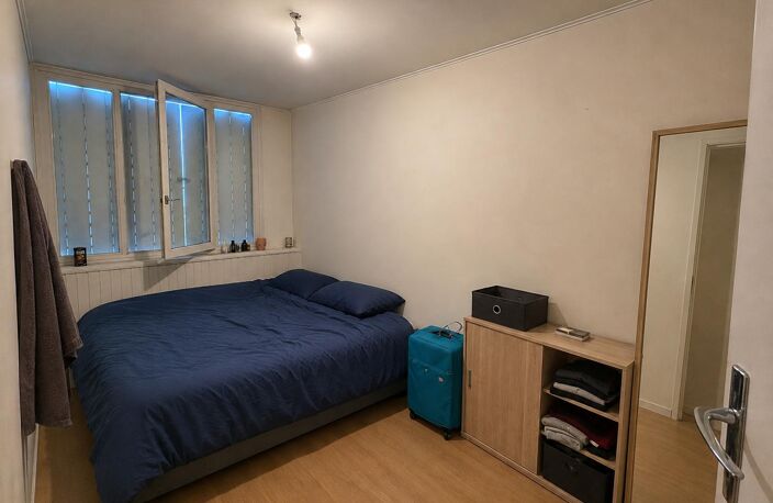 Location appartement 4 pièces 73 m² à Bron (69500) — photo 4