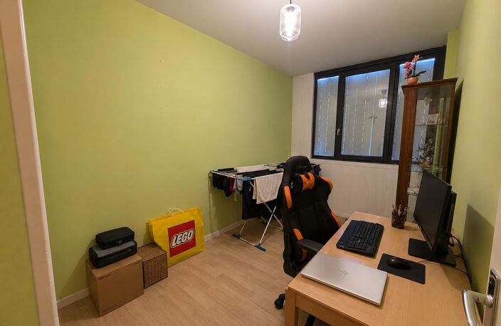 Location appartement 4 pièces 73 m² à Bron (69500) — photo 5
