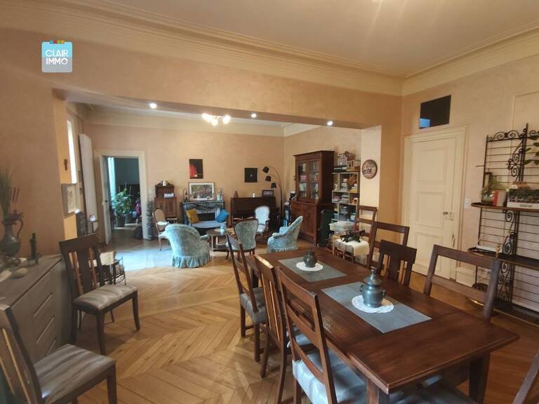 A MACON EN BOURGOGNE APPARTEMENT 8 PIECES DE 217 M² AVEC — photo 1