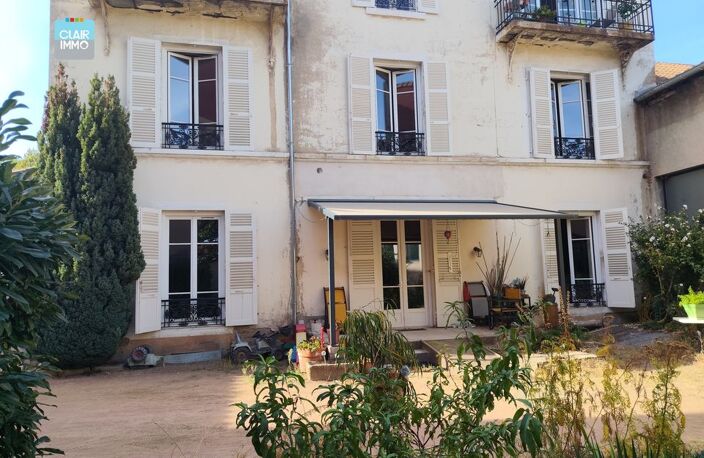 A MACON EN BOURGOGNE APPARTEMENT 8 PIECES DE 217 M² AVEC — photo 2