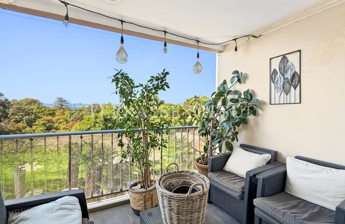 Vente Appartement 3 Pièce de 73 m2 avec Balcon/Terrasse, Loggia et Cave - Pointe-Rouge / Pastré - Marseille 8 — photo 2