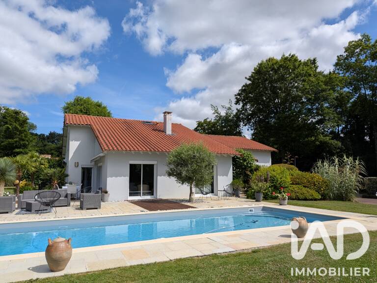 Vente Maison/villa 9 pièces — photo 1