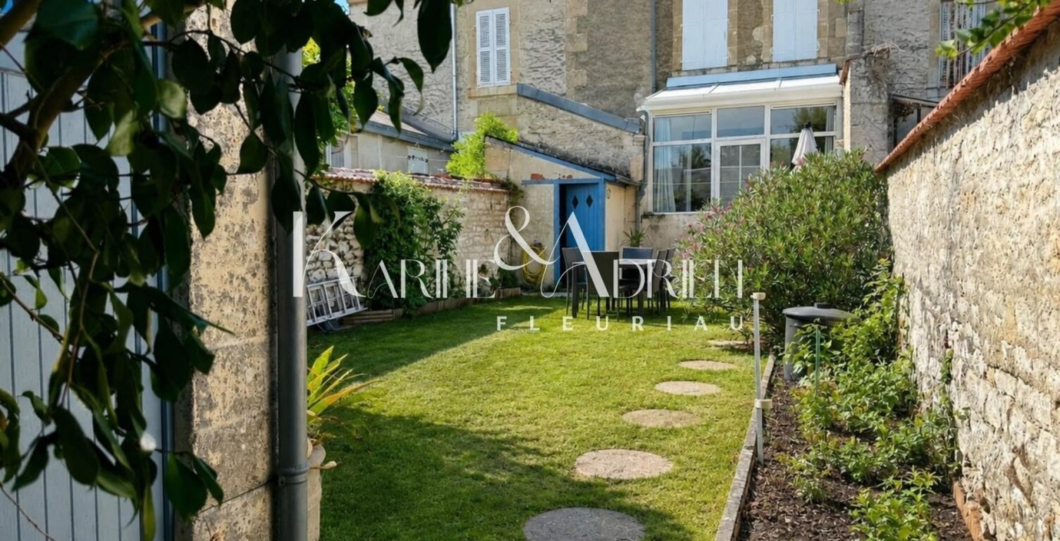 MAISON DE VILLE 3 CHAMBRES JARDIN CLOS ET DÉPENDANCES — photo 1