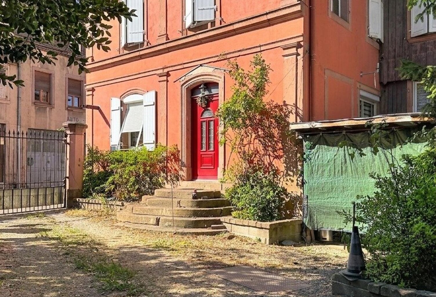 Maison de caractère  180 m²  8 pièces — photo 1