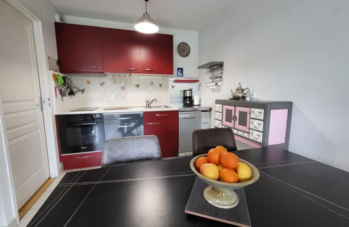 Appartement T2 avec véranda, terrasse, place de parking, carpot et garage à Saint-Ferjeux. Au calme. — photo 2