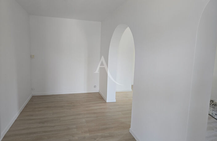 Appartement Carmaux  T5 de 80 m² — photo 3