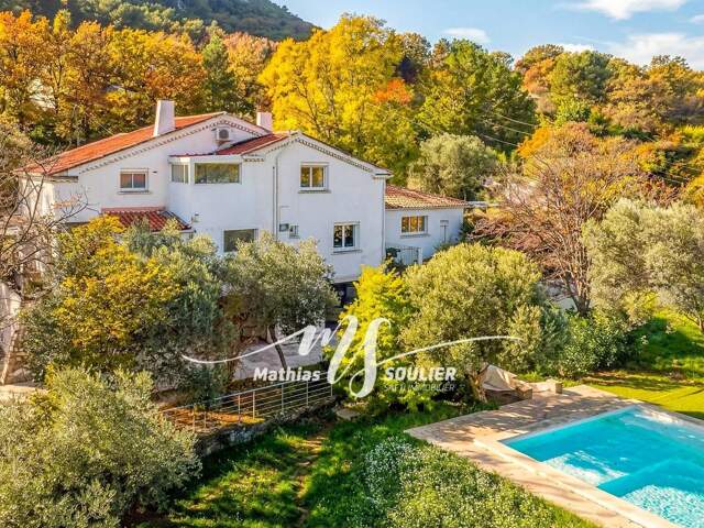 Bastide familiale rénovée 350 m² - Mimet — photo du bien