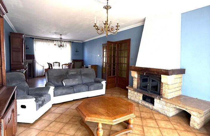 Maison de caractère en pierre de taille à Fameck  250 m² d'authenticité et de potentiel — photo 5