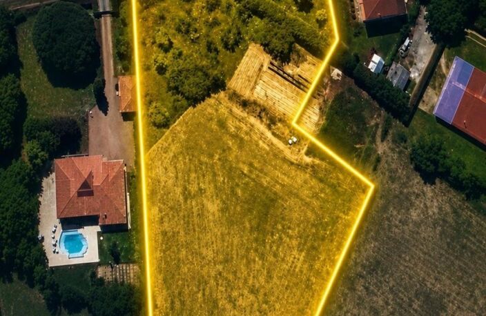 Terrain constructible de 4444m2 — photo 2