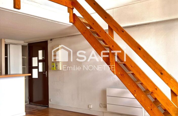 Appartement T2 bis de 55m2 avec mezzanine au dernier étage d'un immeuble en pierre. — photo 3