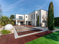 Maison contemporaine de 187m2 sur son terrain de 1000m2. — photo 2