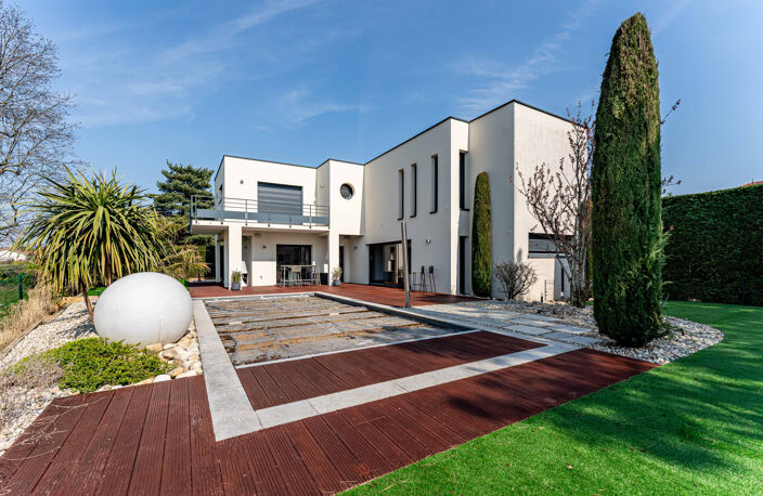 Maison contemporaine de 187m2 sur son terrain de 1000m2. — photo 2