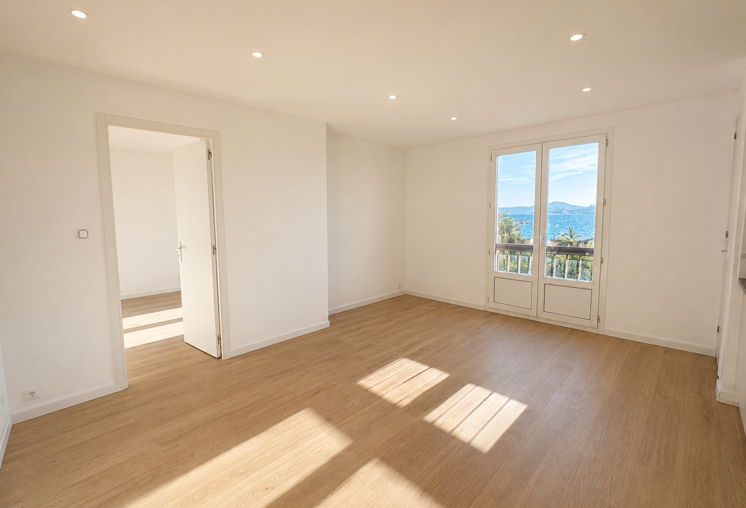 T2 entièrement rénové   Dernier étage   Vue mer et rade de T — photo 1