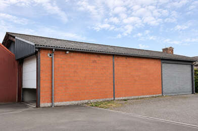Local industriel  300000 €