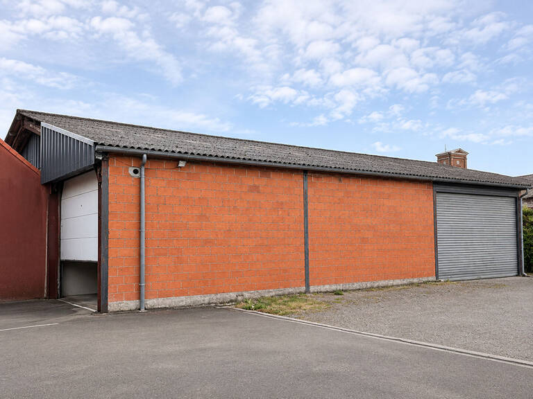RARE, Bâtiment de 450 m² à fort potentiel : Activité, stockage ou projet de loft(s) — photo 1
