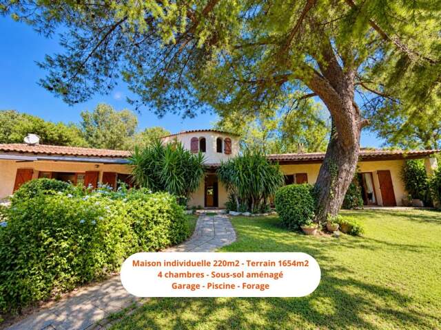 13400  Aubagne (Casamance et Chateau de Creissauds) Maison Individuelle -  4 à 5 chambres - 220m2 hab et 300m2 plancher — photo du bien