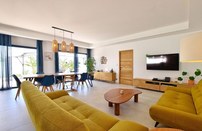 Villa contemporaine de plain-pied avec piscine — photo 2