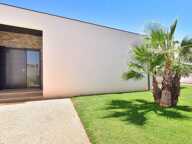 Villa contemporaine de plain-pied avec piscine — photo 4