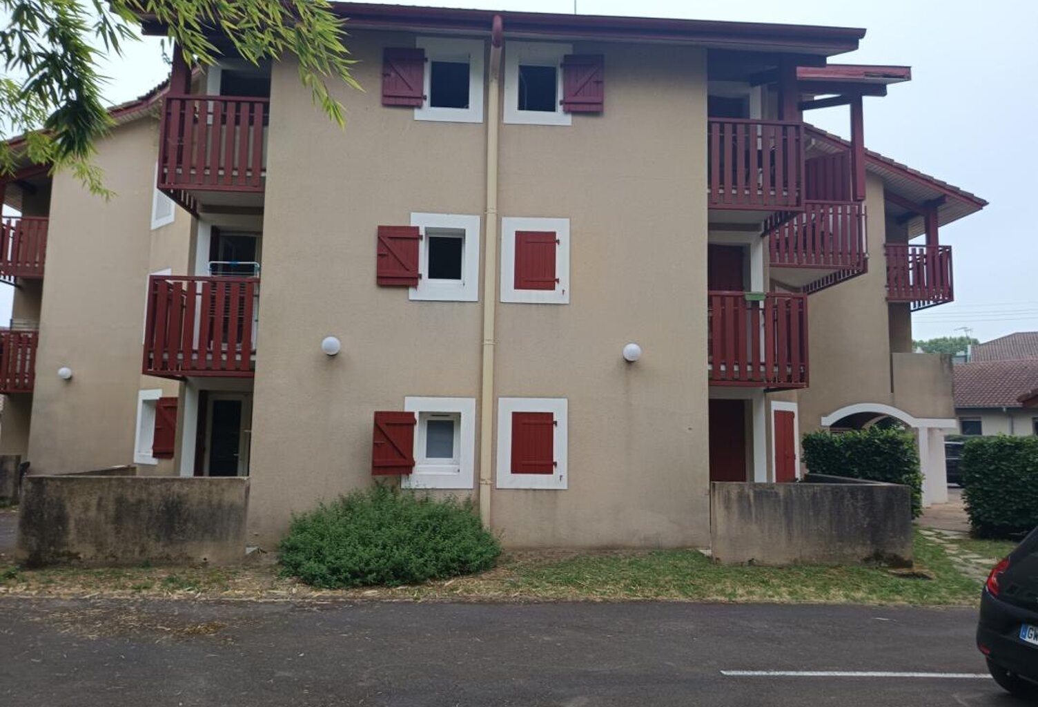 STUDIO COEUR DE VILLE EN REZ DE CHAUSSEE AVEC TERRASSE — photo 1