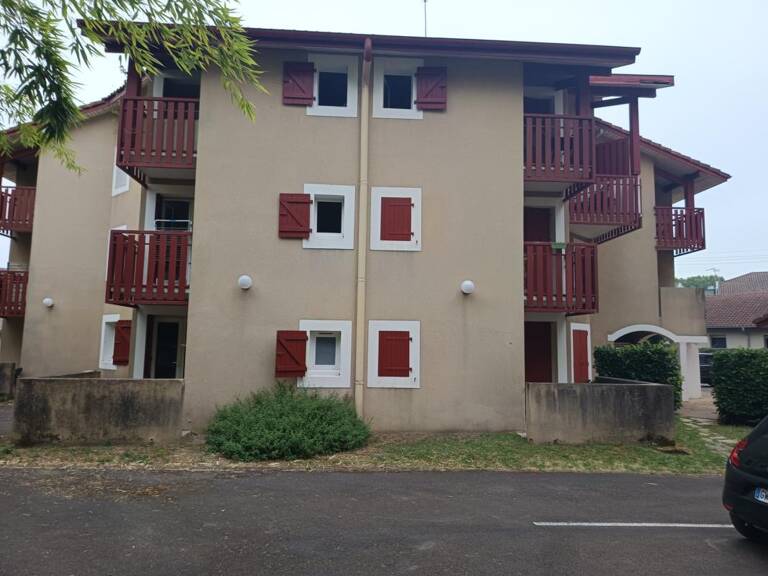 STUDIO COEUR DE VILLE EN REZ DE CHAUSSEE AVEC TERRASSE — photo 1