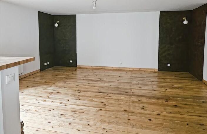 MAISON DE VILLAGE + GARAGE AU COEUR DE DALLET — photo 5