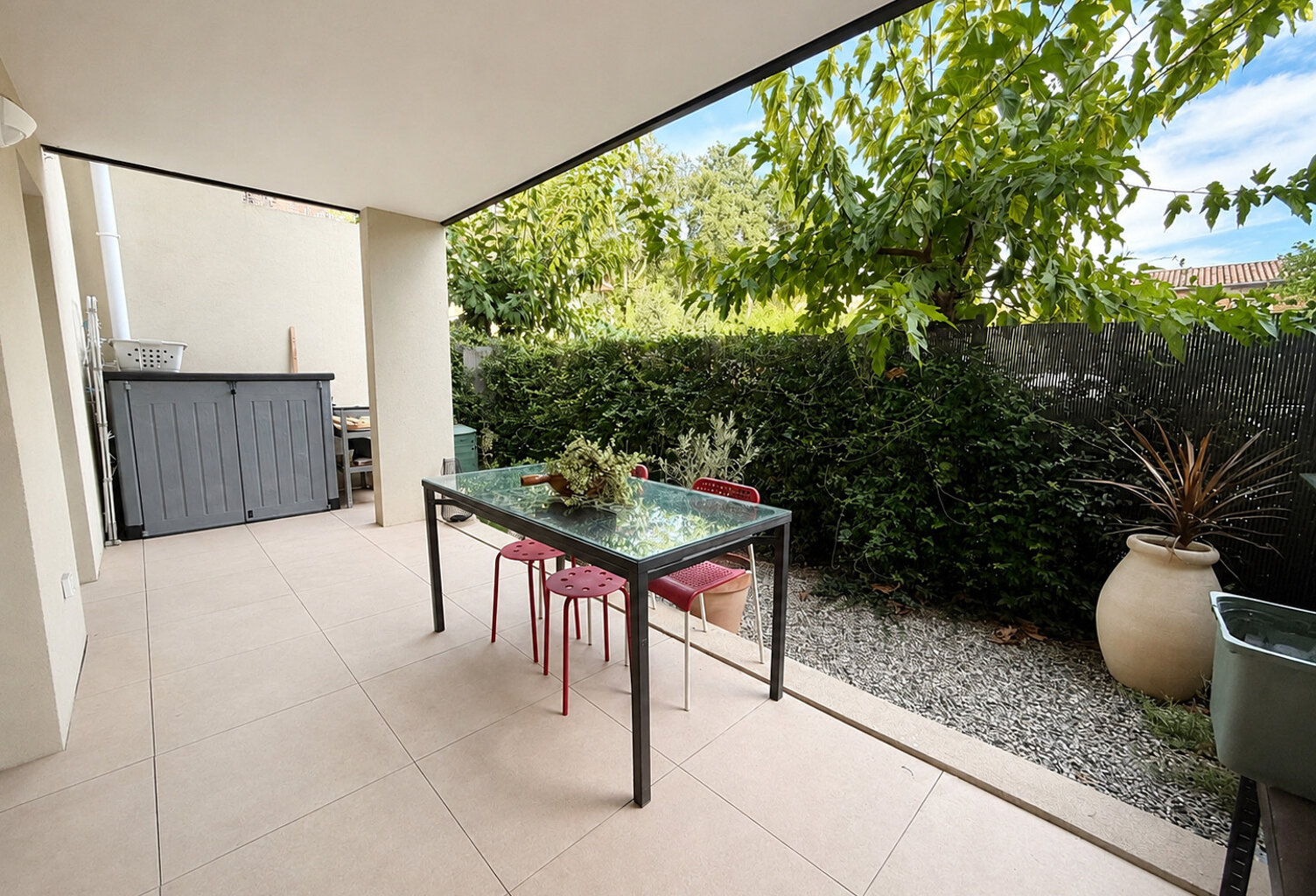 PIERREFEU DU VAR RARE A LA VENTE Bel appartement récent T2 avec terrasse, jardin et 2 parkings — photo 1