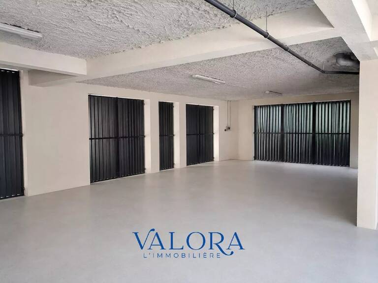 GRAND BOX 75 m2 - centre-ville de SAINT-REMY-DE-PROVENCE — photo 1