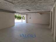 GRAND BOX 75 m2 - centre-ville de SAINT-REMY-DE-PROVENCE — photo 2