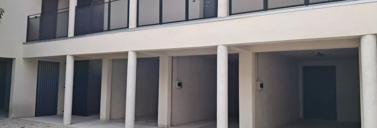 Garage  20 m² à vendre à Saint-Rémy-de-Provence (13210)
