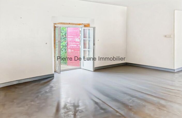 T3 — photo 3
