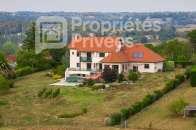 Maison 7 pièces 682500 €