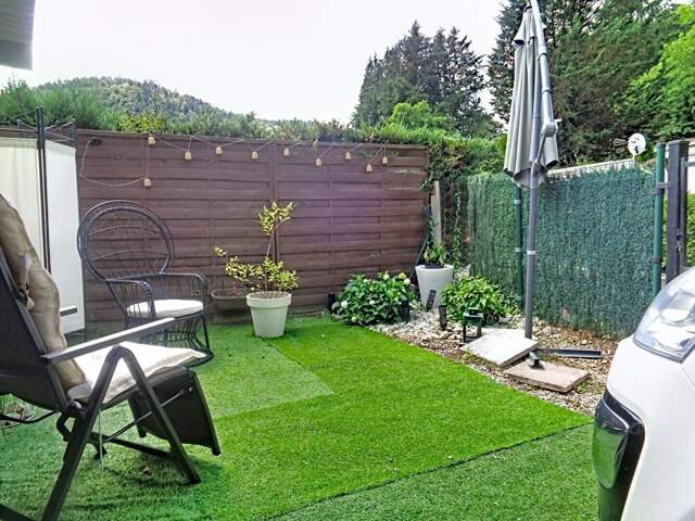 Beauzac(43), mobil home de 26 m2 habitables, 2 chambres sur 122 m2 de terrain — photo du bien
